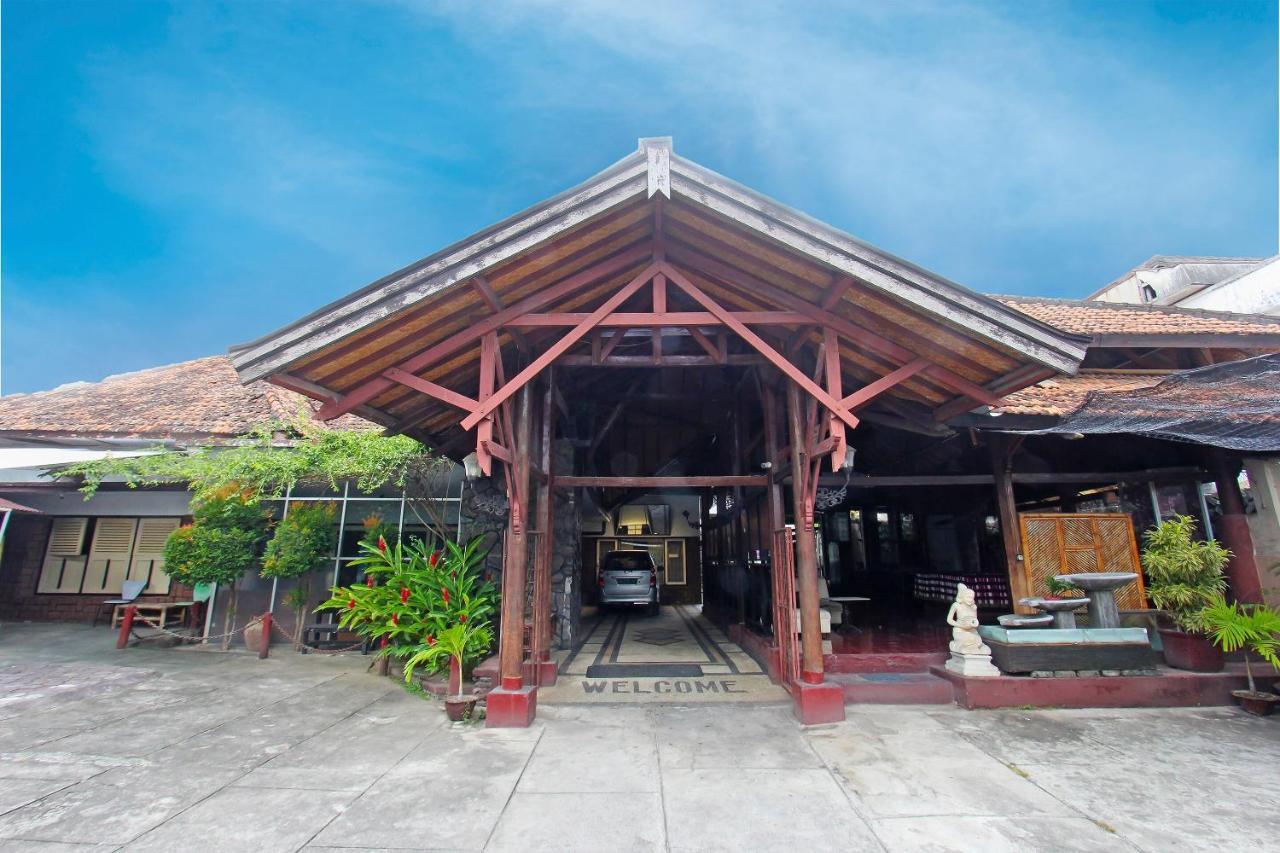 Oyo 91516 Wisata Hotel Mataram Exterior photo