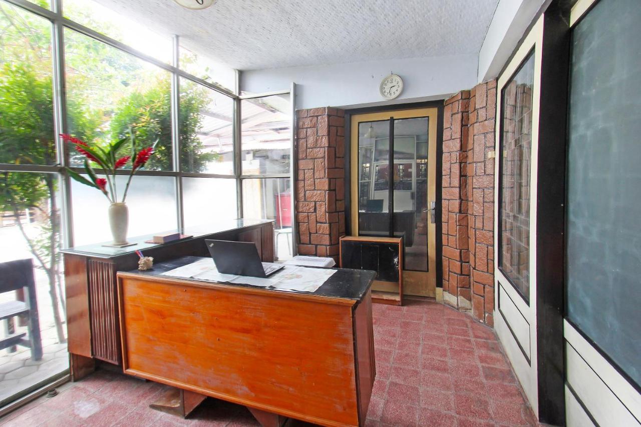 Oyo 91516 Wisata Hotel Mataram Exterior photo